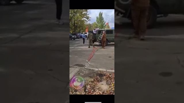 Спасите!!! Помогите!!! Людиии!. Людей не осталось только животные! смотреть онлайн
