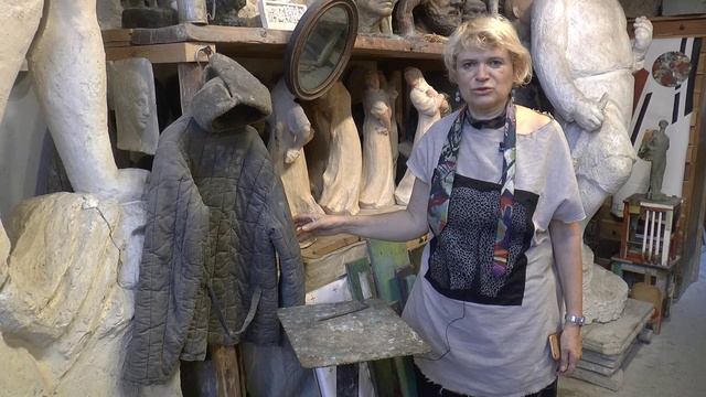 В мастерской художников Натальи и Марии Арендт #Потомки_о_предках #Скульптура #Мастерская_художника смотреть онлайн