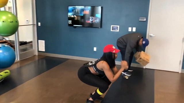 Banded Squat Jack Jumps смотреть онлайн