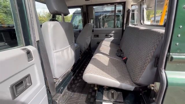 ***SOLD*** LAND ROVER DEFENDER 130 DOUBLE CAB HI-CAPACITY PICK-UP TD5 2002 BG02 TZU смотреть онлайн