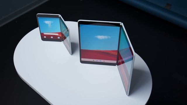 Surface Duo first look: Microsoft's foldable Android phone смотреть онлайн