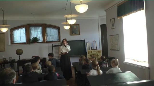 Детский исторический музей. Урок в гимназии. смотреть онлайн