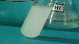 Химия. Отношение мыла и синтетических моющих средств к растворам сильных минеральных кислот