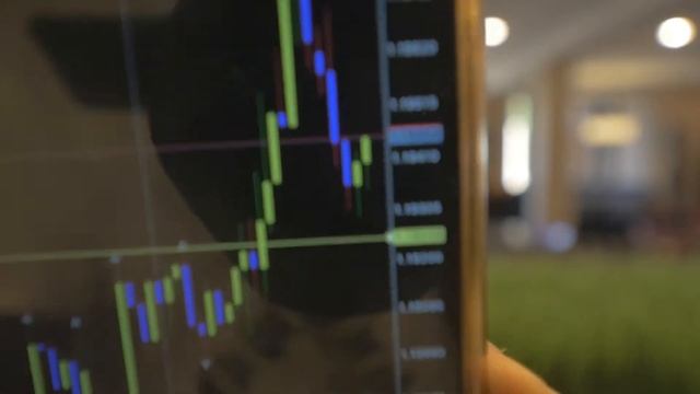 Navigate MetaTrader 4 (On iPhone Version) смотреть онлайн