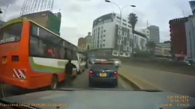BEWARE of Nairobi Phone snatchers. Please close your car windows. смотреть онлайн