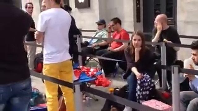 Apple-Store Eröffnung in Berlin смотреть онлайн