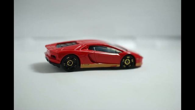 Showcasing the Hot Wheels Lamborghini Aventador смотреть онлайн