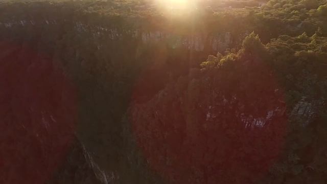 The Pinnacle, Gods Window & Crocodile River смотреть онлайн