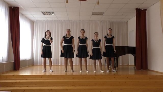 Ансамбль Поющие сердечки "Не тороплюсь я взрослеть" смотреть онлайн