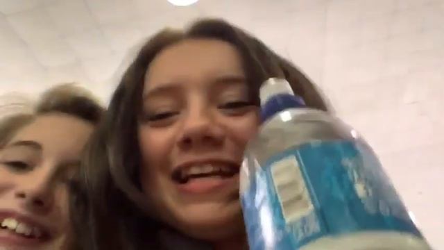 VLOG #4// CRUSHING APPLES(we got in trouble 🤭) смотреть онлайн