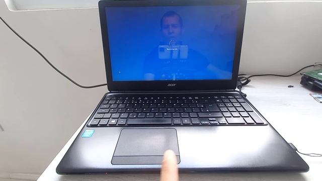 Notebook Acer E1- 510 Liga e Fica Com a Tela Escura como Resolver no Windows 10 ou 8.1 Super Fácil смотреть онлайн
