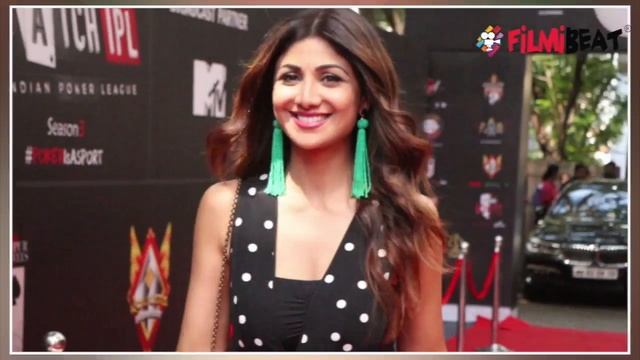 Shilpa Shetty wore a beautiful Polka Dot dress at Poker Raj Challenge launch event | FilmiBeat смотреть онлайн
