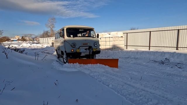 Чищу снег на Уаз буханке смотреть онлайн