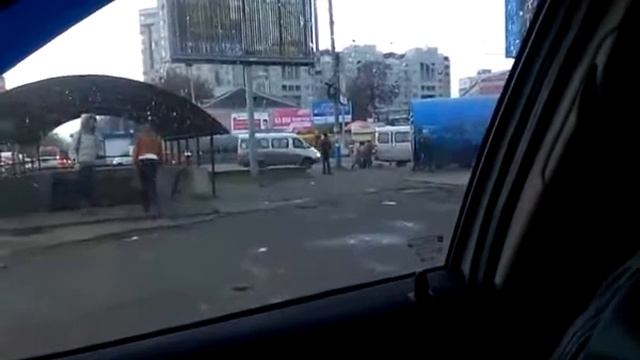 В районе автовокзала пассажирам пришлось толкать заглохшую маршрутку смотреть онлайн