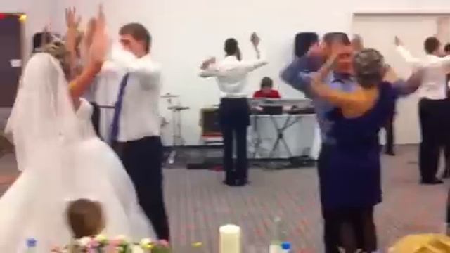 Свадебные пляски смотреть онлайн