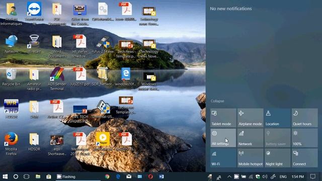 Windows 10 Fall Creators update tips How to remove people icon from Taskbar смотреть онлайн