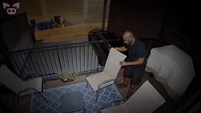 Burglars Caught on Camera Stealing the Weirdest Things смотреть онлайн