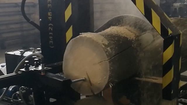 Линия по раскряжевке бревна с гидравлической торцовкой производства ПО "Диаком" смотреть онлайн