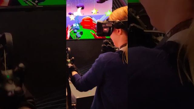 Laval Virtual 2024 #бизнес #tech #virtualreality #lavalvirtual #HaptX смотреть онлайн