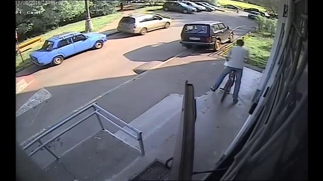 Кража велосипеда 10.08.15 Ярцевская27к7