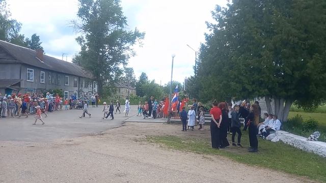 возложение цветов к памятнику в пгт.великооктябрьский 22 июня 2022г в память о погибших в ВОВ смотреть онлайн