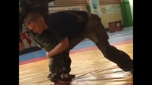 Боевые приемы борьбы в полиции. Самое полное руководство. смотреть онлайн