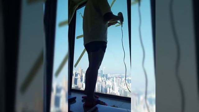 STEP ONE CLEANING A GLASS WINDOWS| CHIT CHAT CLEANING. смотреть онлайн