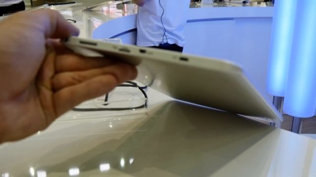 Toshiba Encore 2 Tablet 10 Inch Hands On [4K] смотреть онлайн