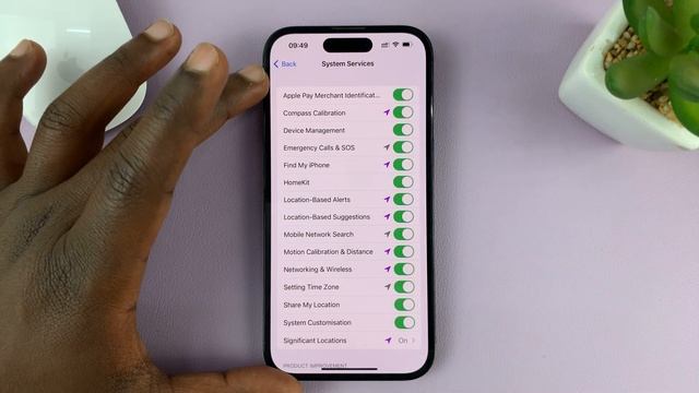 iPhone 14/14 Pro: How To Remove (Disable) Location Services Icon On Status Bar смотреть онлайн