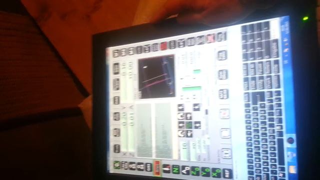 Mach 3 Software mit einem Toutchscreen PC gesteuert. смотреть онлайн