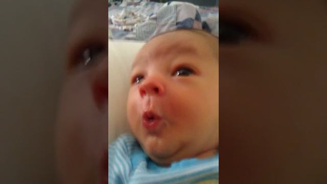 Little Man Having an Unexpected Blowout смотреть онлайн