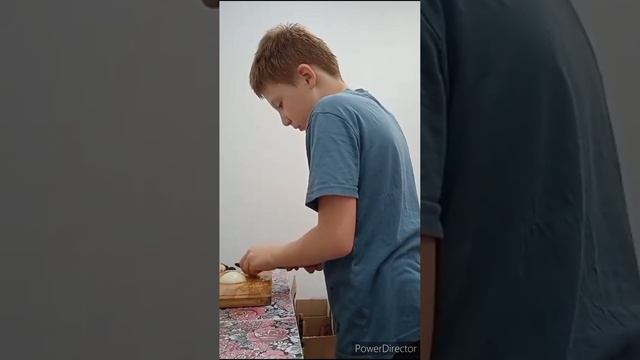 Салат из свежих огурцов и помидоров... Люблю готовить...