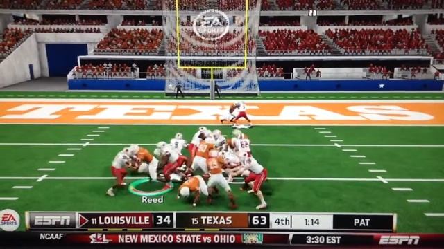 Craziest glitch that I've ever seen. College brawl on PAT after blowout. смотреть онлайн