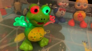 Музыкальная игрушка лягушонок. Танцует.