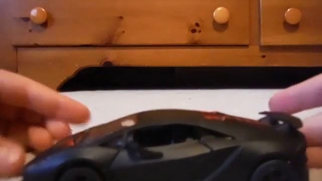 Kinsmart Lamborghini Sesto Elemento смотреть онлайн