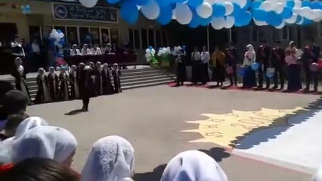 Вапуск 2015 г сош 2 Село Верхний наур Зухра Махтиева и первоклассницы смотреть онлайн