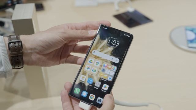 První pohled na Honor Magic V2 a Honor V Purse смотреть онлайн