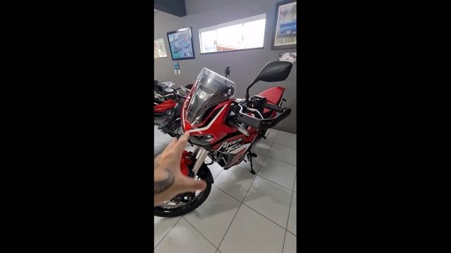 A MELHOR HONDA DO MUNDO EM 1 MINUTO #short #honda #crf1100 #moto #africatwin смотреть онлайн