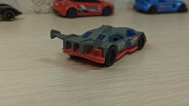 Gt Hunter (2014). Модель 1-64 от Hot Wheels смотреть онлайн