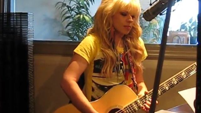 Orianthi "Courage" at Star 102.1 смотреть онлайн