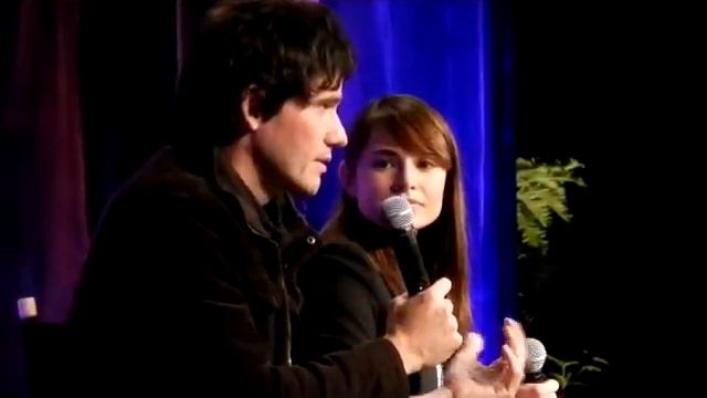 Mia Maestro & Christian Camargo - LA TwiCon 2011 Q&A panel смотреть онлайн