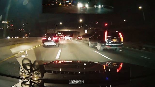 what's that in the middle of the highway ? смотреть онлайн