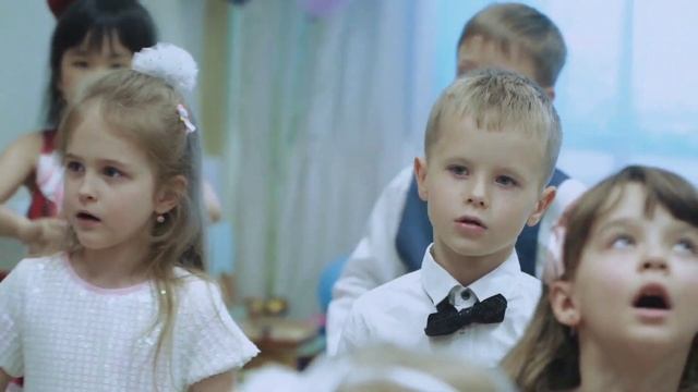 "Ходики с кукушкой" (совместная песня детей и педагогов) смотреть онлайн