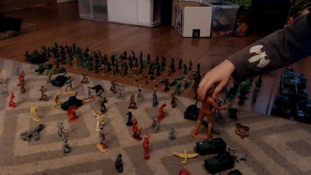 Plastic army men, little battle after school, Green army v the other colours. смотреть онлайн