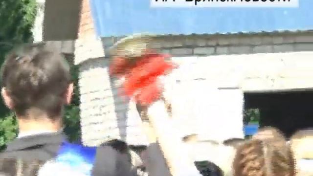 Для новозыбковских школьников прозвенели последние звонки смотреть онлайн