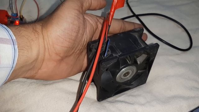 Raspberry Pi Pico Internal Temperature Sensor Based Fan Speed Control Using PID Algorithm смотреть онлайн