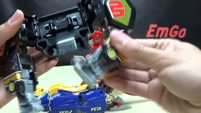 Mighty Morphin Power Rangers LEGACY MEGAZORD: EmGo's Power Rangers Reviews N' Stuff смотреть онлайн