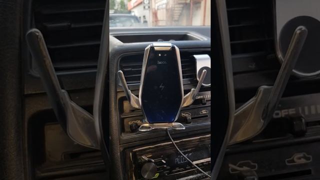 беспроводная зарядка с держвтелем для телефона с двтчиком в автомобиль смотреть онлайн
