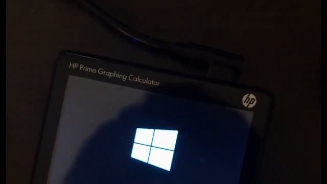 Windows 10 Running on a Calculator (tw @imbushuo) смотреть онлайн