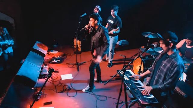 In The End - Linkin Park (Full Band Live Cover at Launchpad) смотреть онлайн